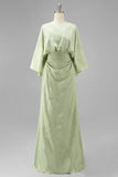 Robe de mère de la mariée en fourreau fleuri vert sauge avec manches évasées