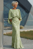 Robe de mère de la mariée en fourreau fleuri vert sauge avec manches évasées
