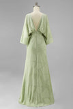 Robe de mère de la mariée en fourreau fleuri vert sauge avec manches évasées