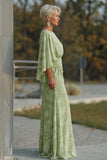 Robe de mère de la mariée en fourreau fleuri vert sauge avec manches évasées