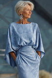 Robe de mère de la mariée à fleurs bleu poussiéreux à fourreau froissé avec manches évasées