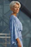 Robe de mère de la mariée à fleurs bleu poussiéreux à fourreau froissé avec manches évasées