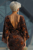 Robe de mère de la mariée à motifs marron à fourreau et manches évasées