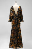 Robe de mère de la mariée à motifs marron à fourreau et manches évasées