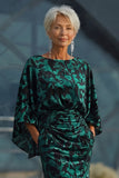 Robe de mère de la mariée à fourreau imprimée bleu paon avec manches évasées