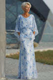 Robe de la mère de la mariée à étui imprimée bleu clair avec manches évasées