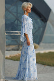 Robe de la mère de la mariée à étui imprimée bleu clair avec manches évasées