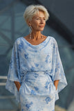 Robe de la mère de la mariée à étui imprimée bleu clair avec manches évasées