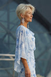Robe de la mère de la mariée à étui imprimée bleu clair avec manches évasées