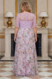 Lilas Fleural Une robe de mère de la mariée brodée grande taille avec demi-manches