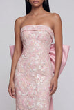 Robe midi rose scintillante, sans bretelles appliquée, avec nœud papillon