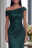 robe longue formelle froncée vert foncé à épaules dénudées, fermeture éclair à l’arrière
