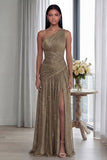 Robe d'invitée de mariage longue dorée à une épaule plissée avec fente