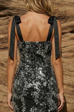 Robe cocktail bodycon noir à larges bretelles avec perles