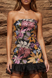 Robe cocktail Bodycon noire scintillante sans bretelles à sequins avec volants