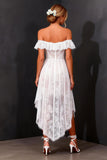 Robe de mariée en dentelle blanche à épaules dénudées
