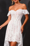 Robe de mariée en dentelle blanche à épaules dénudées