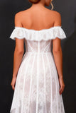 Robe de mariée en dentelle blanche à épaules dénudées