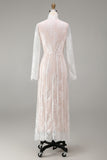 Robe de mariée blanche en dentelle à manches longues