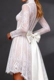 Robe de mariée blanche en dentelle A Line à manches longues hautes-basses avec nœud