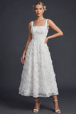 Robe de mariée longue à col carré blanche à ligne A avec des fleurs 3D