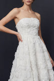 Robe de mariée blanche sans bretelles High-Low A Line avec des fleurs 3D
