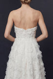 Robe de mariée blanche sans bretelles High-Low A Line avec des fleurs 3D