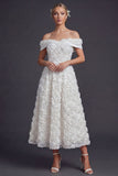 Robe de mariée blanche A Line, longue sur les épaules avec des fleurs 3D