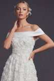 Fleurs blanches 3D à épaules dénudées, une robe de mariée longue ligne