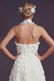 Robe de mariée longue découpée en lidu blanc avec des fleurs 3D