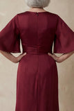 Robe de mère de la mariée en satin rouge à col rond et manches demi-manches