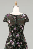 Robe noire longue maman de la mariée à col rond fleuri à col rond avec paillettes