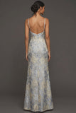 Petite robe formelle longue à bretelles florales jacquard bleu poussiéreux avec fente