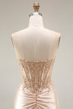 Robe de soirée longue champagne en satin bustier