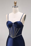 Robe de soirée longue sirène marine en satin dos lacé perlée