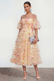 Robe d'invitée de mariage midi champagne ligne A épaules dénudées imprimé floral avec appliques