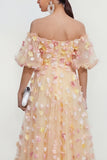 Robe d'invitée de mariage midi champagne ligne A épaules dénudées imprimé floral avec appliques