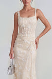 Robe midi florale midi à fourreau lilas à fourreau transparent corset à col carré avec dentelle dans le dos
