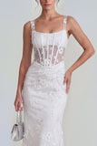Robe midi florale midi à fourreau lilas à fourreau transparent corset à col carré avec dentelle dans le dos