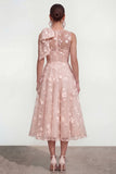 Robe d'invitée de mariage midi rose ligne A col rond nœud imprimé floral avec poches