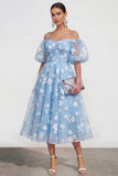Robe midi midi rose à lignes dénudées, avec dentelle dans le dos