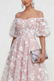 Robe midi midi rose à lignes dénudées, avec dentelle dans le dos