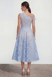 Robe midi fleurie rose à une épaule en ligne A