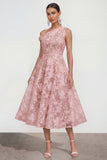 Robe midi fleurie rose à une épaule en ligne A