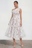Robe midi fleurie rose à une épaule en ligne A