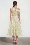 Robe midi fleurie rose à une épaule en ligne A