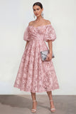 Robe midi rose midi à épaules dénudées, manches bouffantes