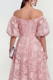 Robe midi rose midi à épaules dénudées, manches bouffantes