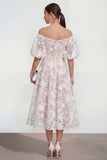 Robe midi rose midi à épaules dénudées, manches bouffantes