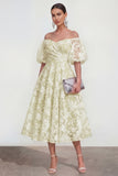 Robe midi rose midi à épaules dénudées, manches bouffantes
